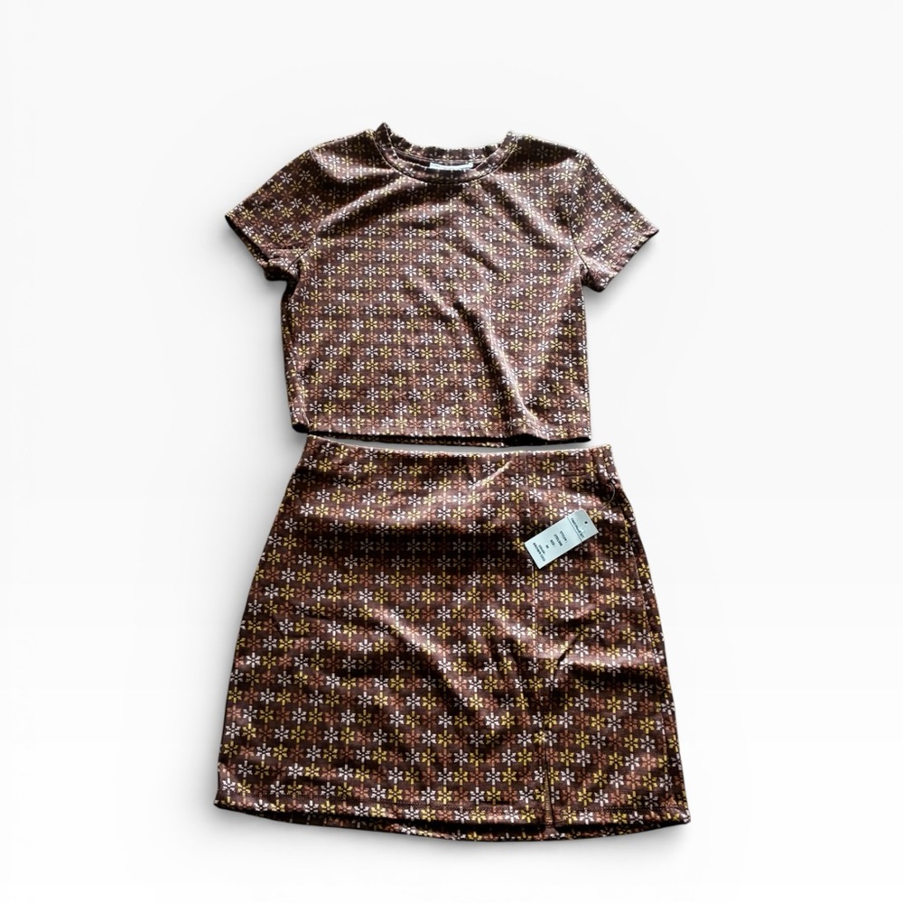 Pink Rose Brown and Yellow Patterned Knitwear Set, Size Medium